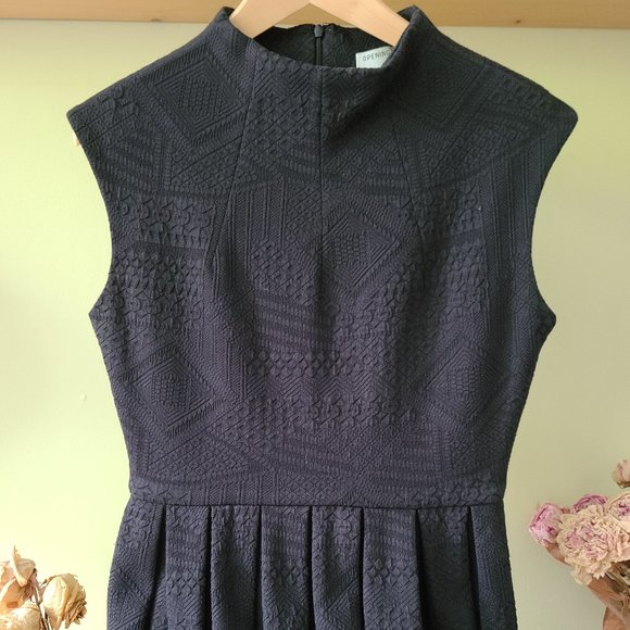 Pleated black structured dress - Picture 1 of 8